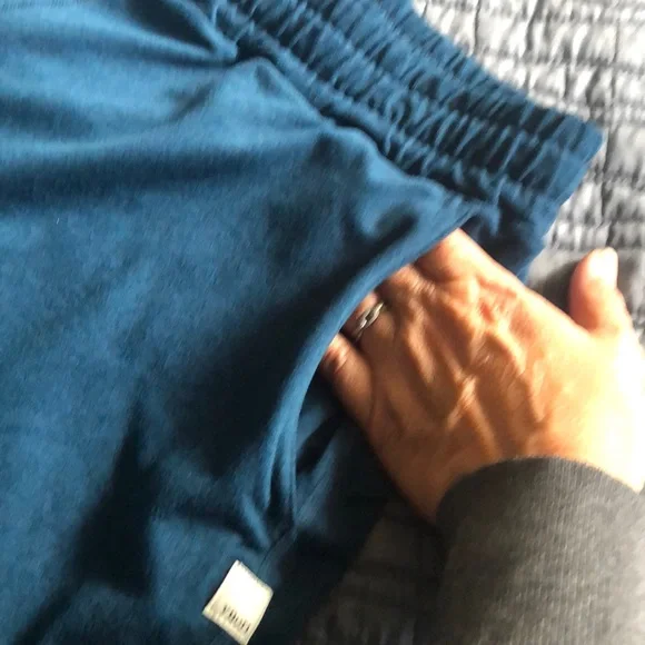 Vuori Teal Hoodie and Jogger Set. Hot girl walk. Luxurious Sunday lounge outfit - Picture 6 of 10